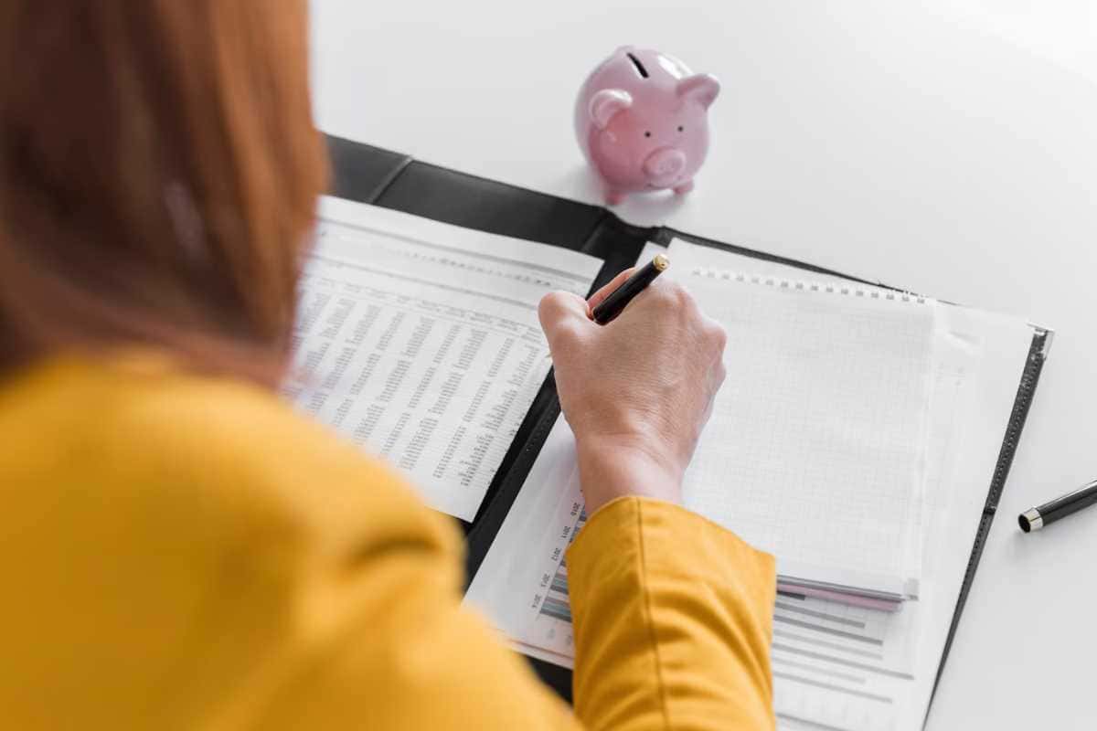 Vale a pena contar com especialistas para gerir suas finanças? Entenda os benefícios Vale a pena contar com especialistas para gerir suas finanças? Entenda os benefícios
