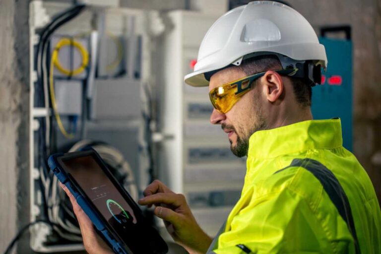 Manutenção Predial e Economia de Energia em Garagens: Um Caminho Sustentável e Financeiramente Inteligente Manutenção Predial e Economia de Energia em Garagens: Um Caminho Sustentável e Financeiramente Inteligente