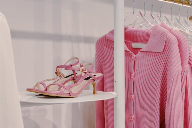 Como organizar o guarda-roupa para ter mais estilo e praticidade Como organizar o guarda-roupa para ter mais estilo e praticidade