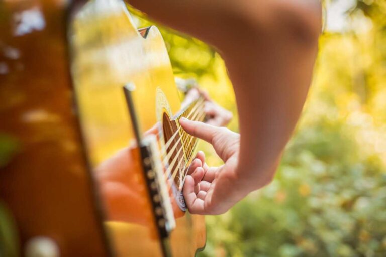 Explorando os Encantos da Música Popular Brasileira Explorando os Encantos da Música Popular Brasileira