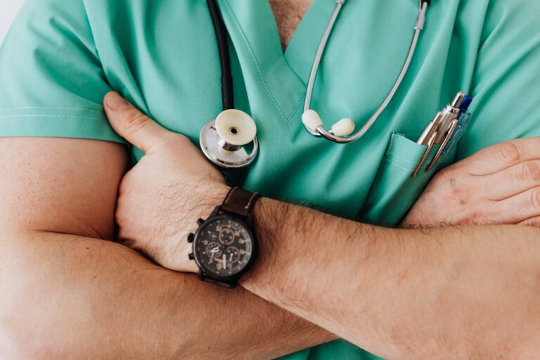 Quando o médico pede colonoscopia, a dúvida vira outra: onde fazer sem dor de cabeça